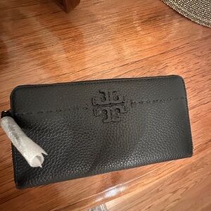 Tory Burch Black Leather Wallet with Embossed Logo new. 75$ 8 inch